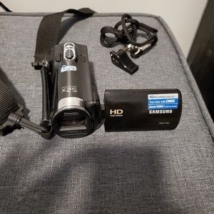 SOLD - Samsung HMX-F80 Camcorder w/ Case etc..